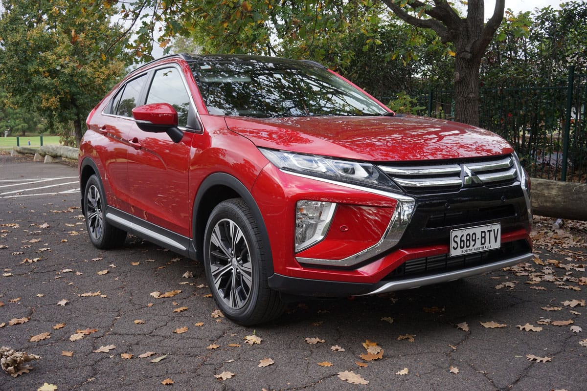 Mitsubishi eclipse 2018. Mitsubishi Eclipse Cross PHEV. Мицубиси Эклипс кросс 2018. Мицубиси Эклипс 2018. Mitsubishi Eclipse Cross PHEV Black.