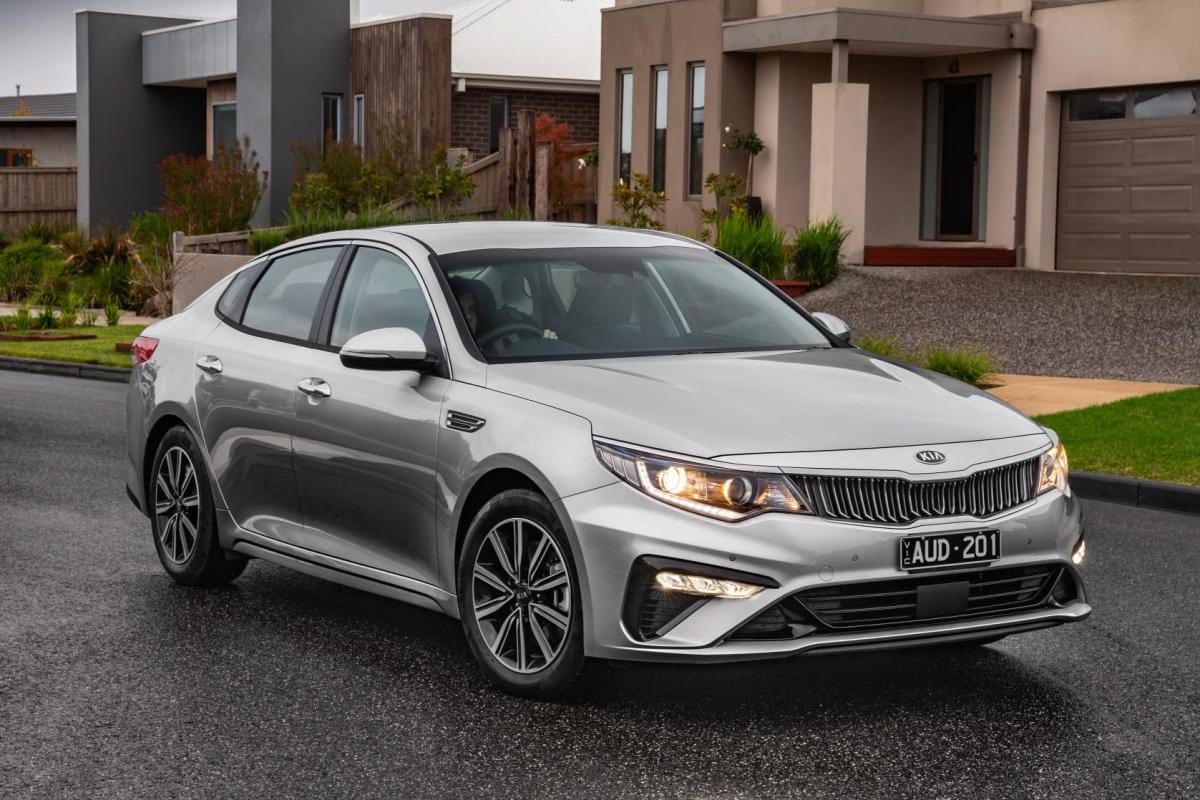 Kia Optima 2019 красная