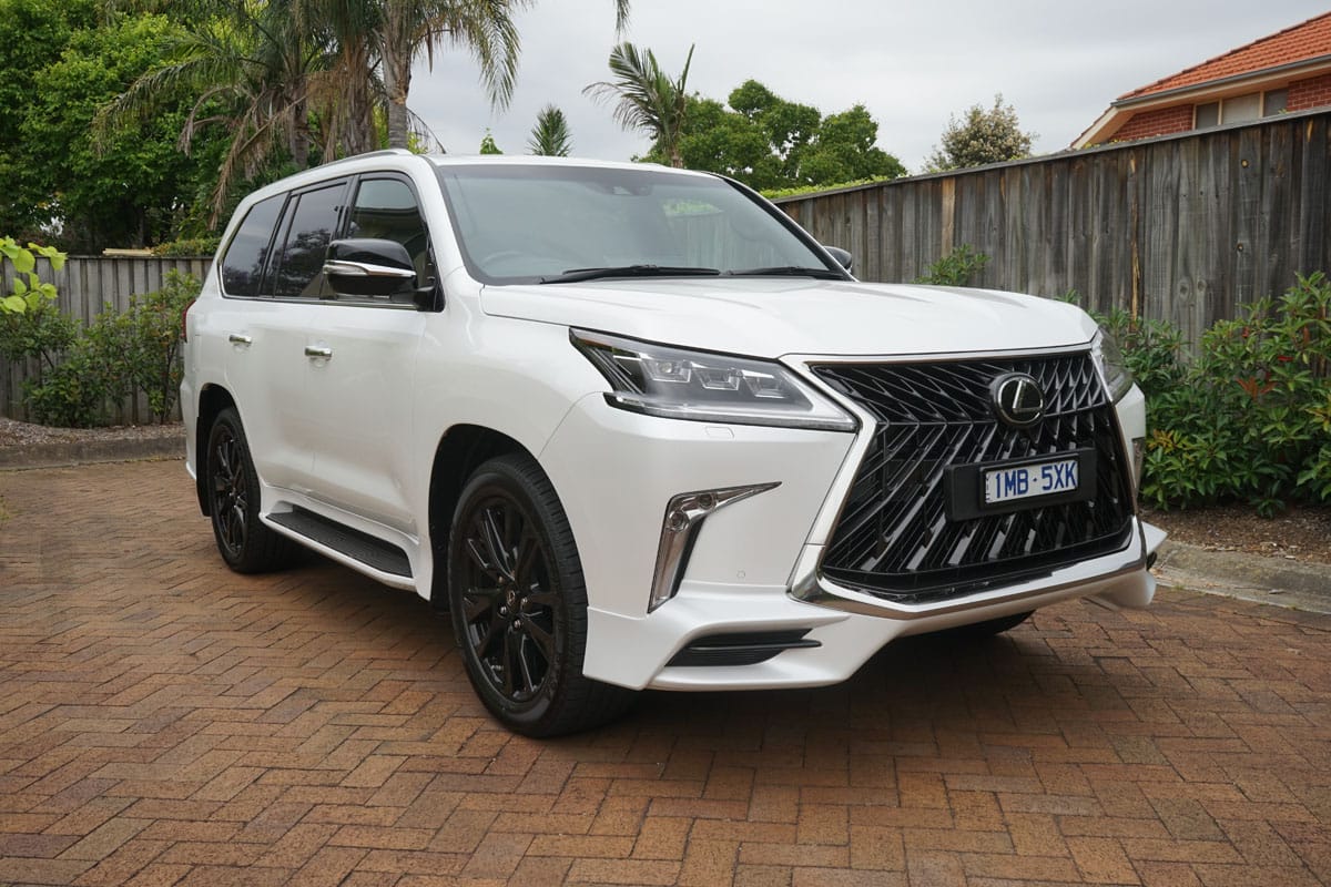 Lexus LX 570 2017 Р±РµР»С‹Р№