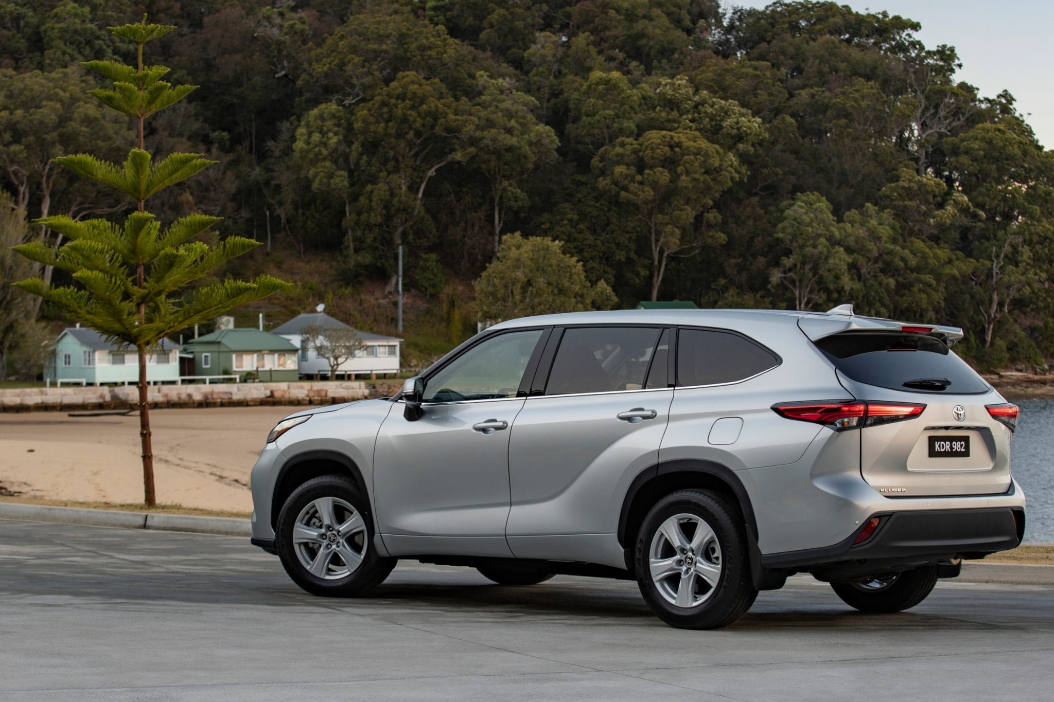 Toyota Kluger GX Hybrid 2022 Review