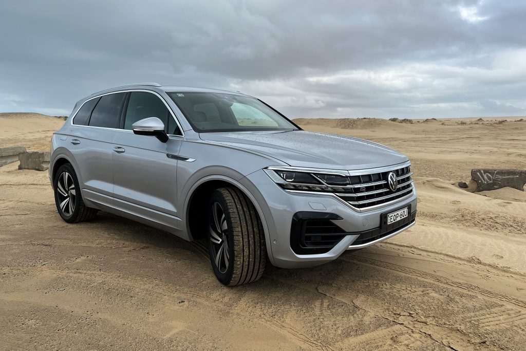 VW Touareg 3.0L V6 210 R Line 2022 Review - AnyAuto